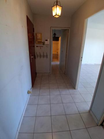 Bordeaux St Genes, T2 et parking