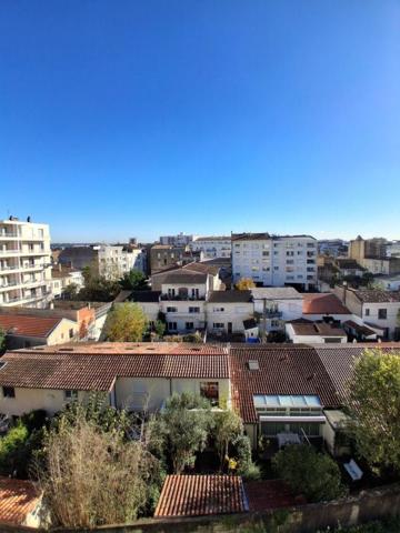 Bordeaux St Genes, T2 et parking