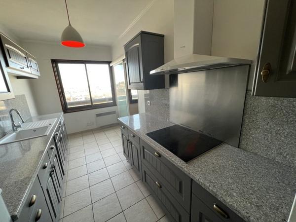 Appartement à louer 788 € CC Angoulême 4 p 96 m² DPE C