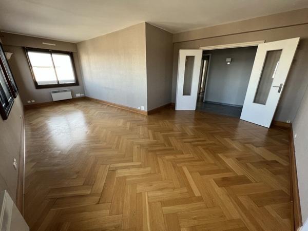 Appartement à louer 788 € CC Angoulême 4 p 96 m² DPE C