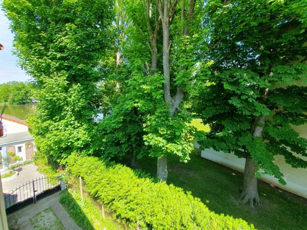 Appartement à vendre    2 pièces • 2 805 m2    Saint-Gratien