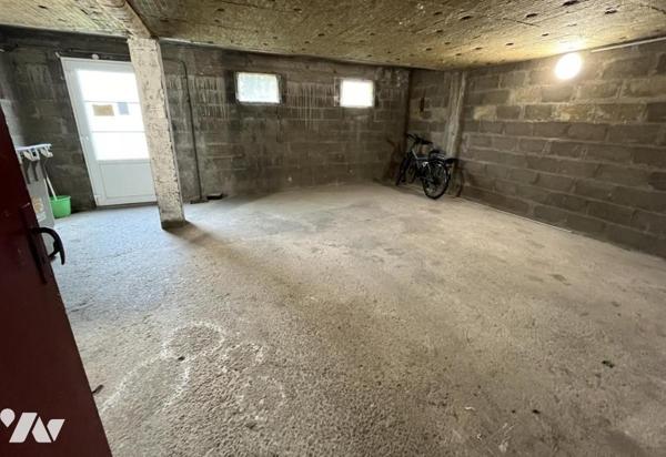 Nantes Longchamp, tram à 250m, au calme, T4 de 74 m², balcon, garage