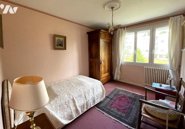 Nantes Longchamp, tram à 250m, au calme, T4 de 74 m², balcon, garage