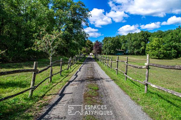 Propriété de caractére avec maison annexe et piscine