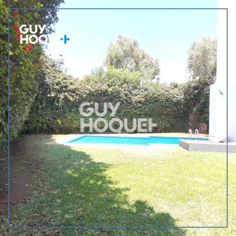 TRES BELLE VILLA A VENDRE A QUELQUES PAS DE LA MER