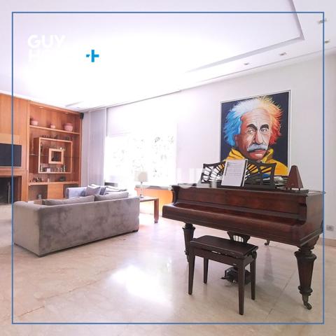 TRES BELLE VILLA A VENDRE A QUELQUES PAS DE LA MER