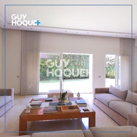 TRES BELLE VILLA A VENDRE A QUELQUES PAS DE LA MER