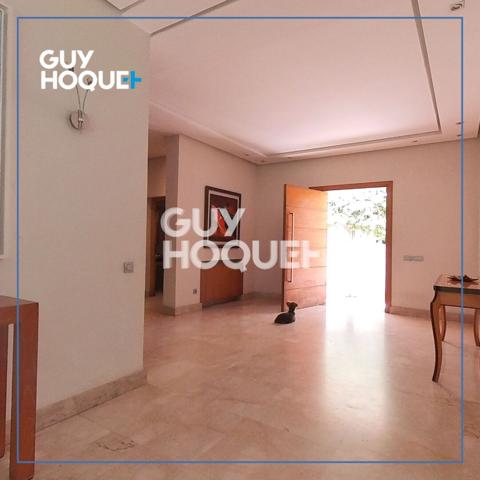 TRES BELLE VILLA A VENDRE A QUELQUES PAS DE LA MER