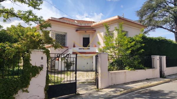 Châteaurenard (13160) Maison familiale - 4 à 5 chambres - 2 Garages - Atelier - buanderie - Proximité commerces et école