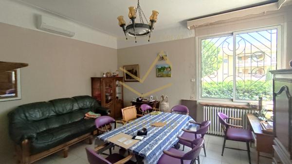 Châteaurenard (13160) Maison familiale - 4 à 5 chambres - 2 Garages - Atelier - buanderie - Proximité commerces et école