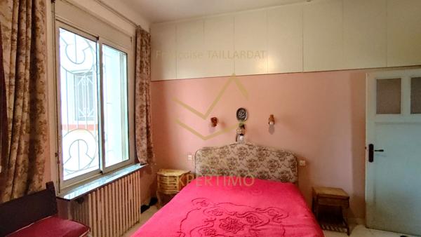 Châteaurenard (13160) Maison familiale - 4 à 5 chambres - 2 Garages - Atelier - buanderie - Proximité commerces et école