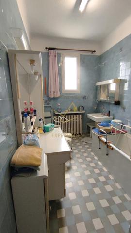 Châteaurenard (13160) Maison familiale - 4 à 5 chambres - 2 Garages - Atelier - buanderie - Proximité commerces et école