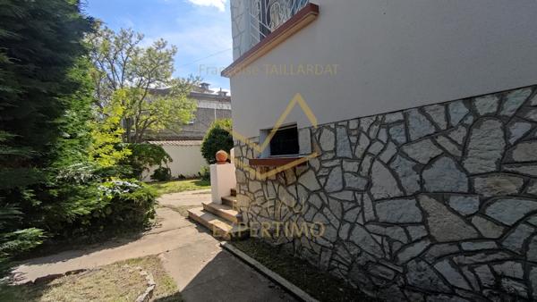 Châteaurenard (13160) Maison familiale - 4 à 5 chambres - 2 Garages - Atelier - buanderie - Proximité commerces et école