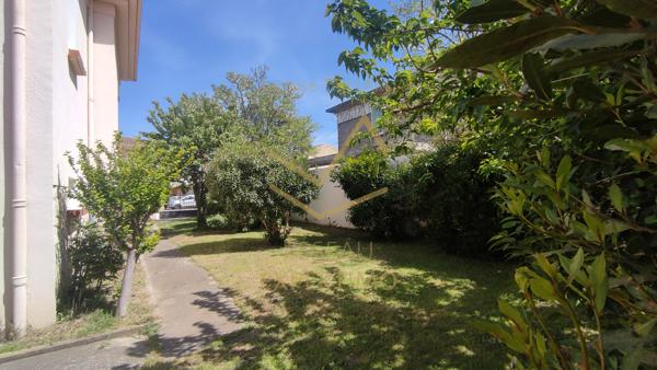 Châteaurenard (13160) Maison familiale - 4 à 5 chambres - 2 Garages - Atelier - buanderie - Proximité commerces et école