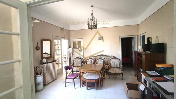 Châteaurenard (13160) Maison familiale - 4 à 5 chambres - 2 Garages - Atelier - buanderie - Proximité commerces et école