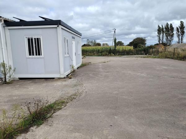 Location / Local Industriel / Bâtiment à Plabennec (29860)