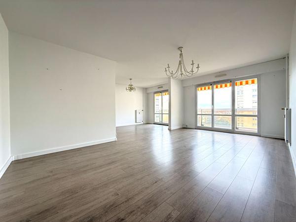 À vendre : Appartement spacieux quartier Saint-Marceaux avec balcon et garage