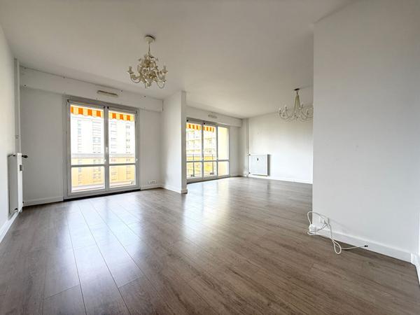 À vendre : Appartement spacieux quartier Saint-Marceaux avec balcon et garage