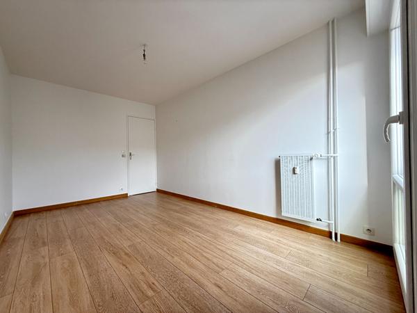 À vendre : Appartement spacieux quartier Saint-Marceaux avec balcon et garage