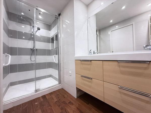 À vendre : Appartement spacieux quartier Saint-Marceaux avec balcon et garage