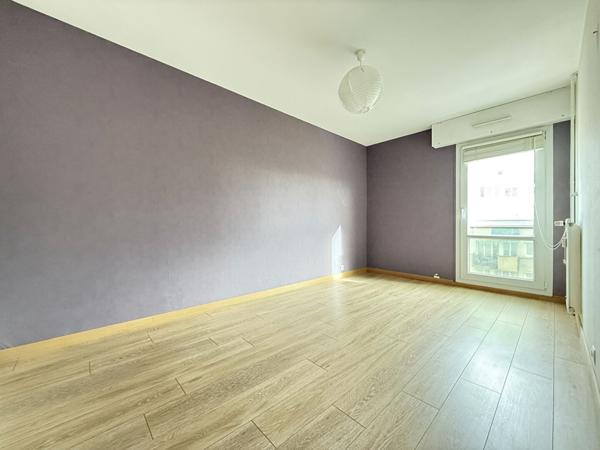 À vendre : Appartement spacieux quartier Saint-Marceaux avec balcon et garage