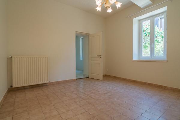 CARCASSONNE – VILLEGAILHENC Maison T6 325m² (179m²) avec cour, patio, terrasse 2 vastes garages