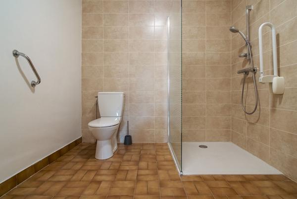 CARCASSONNE – VILLEGAILHENC Maison T6 325m² (179m²) avec cour, patio, terrasse 2 vastes garages