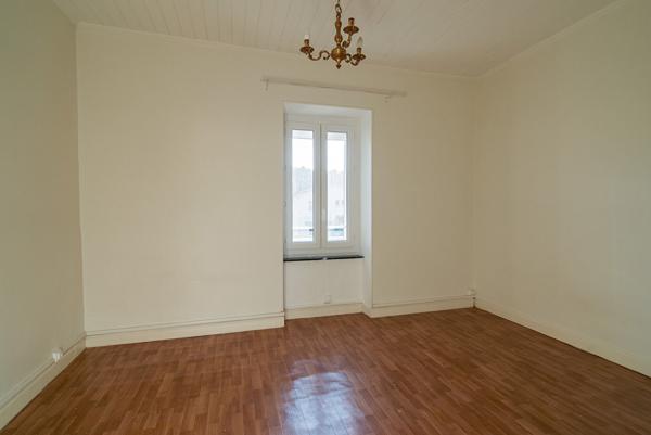 CARCASSONNE – VILLEGAILHENC Maison T6 325m² (179m²) avec cour, patio, terrasse 2 vastes garages