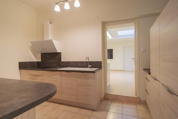 CARCASSONNE – VILLEGAILHENC Maison T6 325m² (179m²) avec cour, patio, terrasse 2 vastes garages