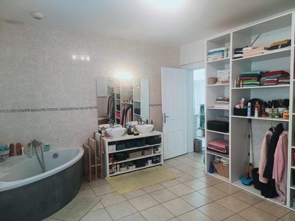 Grande maison familiale complétement rénovée avec un studio indépendant