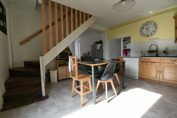 Maison en pierre rénovée – 134 m² – 3 chambres – Terrain de 1 100 m²