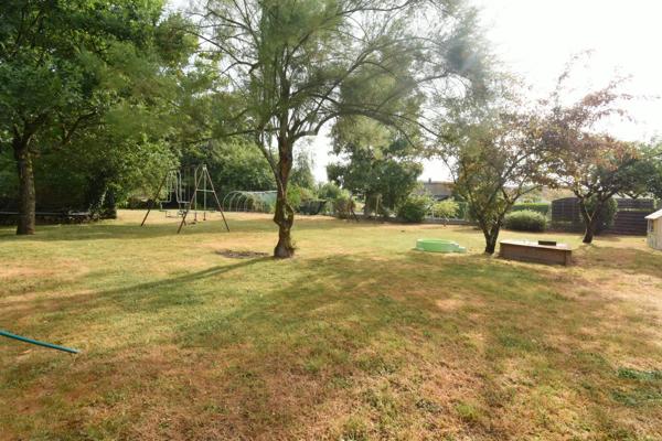Maison en pierre rénovée – 134 m² – 3 chambres – Terrain de 1 100 m²
