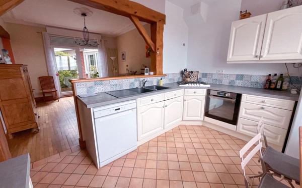 Maison à vendre    8 pièces • 272 m2 Montdidier