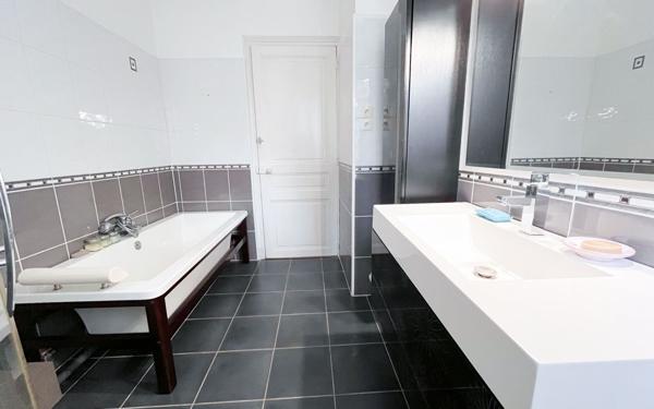 Maison à vendre    8 pièces • 272 m2 Montdidier