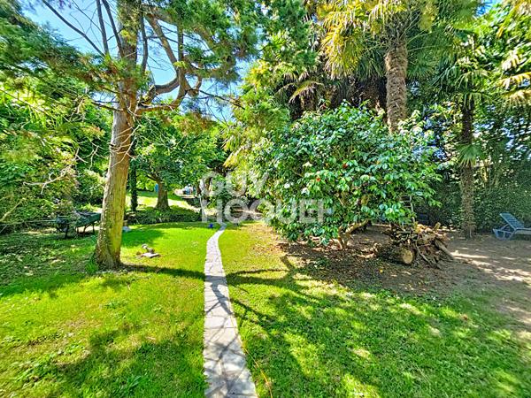A vendre Maison de ville +250m² sur parc arboré à  BREST