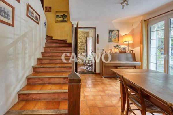 Vente Maison 8 pièces de 216m² - 13300 Salon-de-Provence