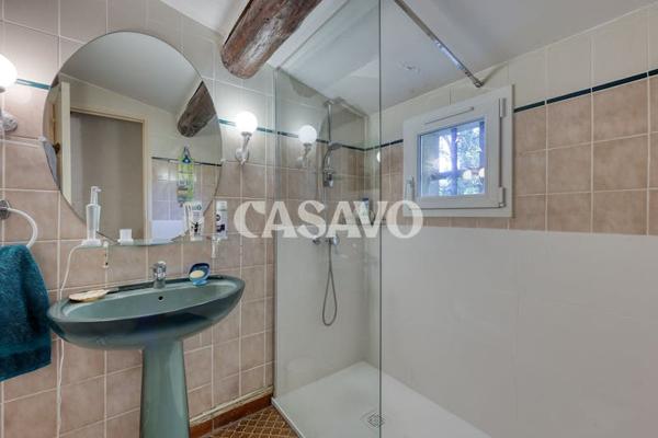 Vente Maison 8 pièces de 216m² - 13300 Salon-de-Provence