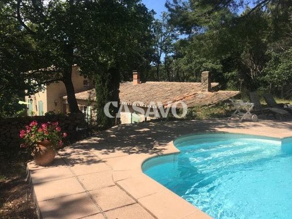 Vente Maison 8 pièces de 216m² - 13300 Salon-de-Provence