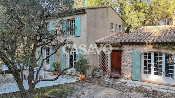 Vente Maison 8 pièces de 216m² - 13300 Salon-de-Provence