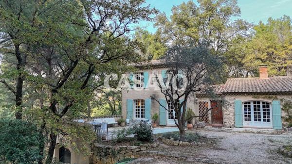 Vente Maison 8 pièces de 216m² - 13300 Salon-de-Provence