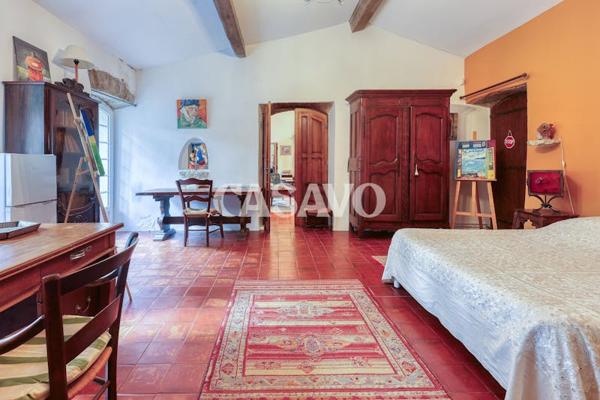 Vente Maison 8 pièces de 216m² - 13300 Salon-de-Provence