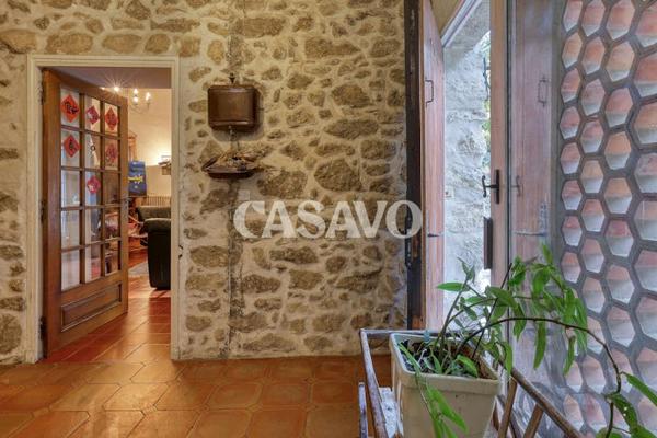Vente Maison 8 pièces de 216m² - 13300 Salon-de-Provence