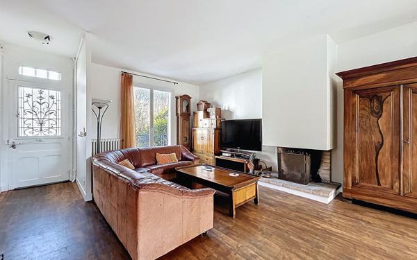 Maison à vendre    5 pièces •  Suresnes