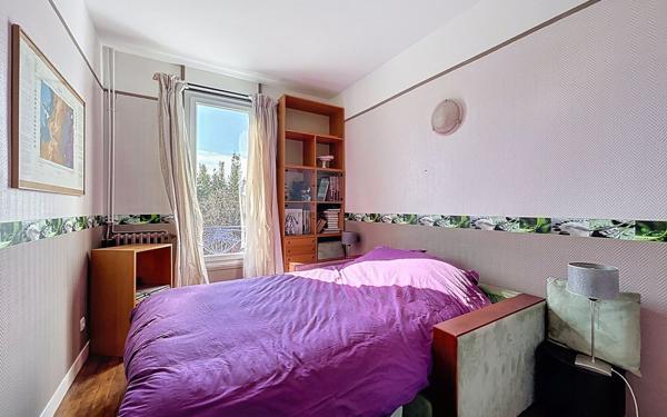 Maison à vendre    5 pièces •  Suresnes