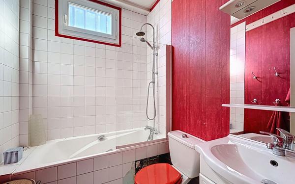 Maison à vendre    5 pièces •  Suresnes