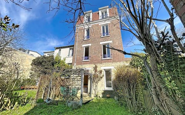Maison à vendre    5 pièces •  Suresnes