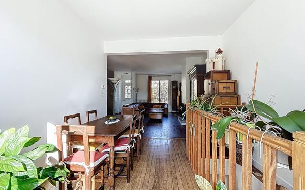 Maison à vendre    5 pièces •  Suresnes