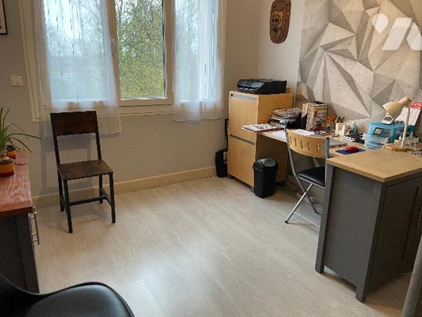 SOISSONS - cet appartement  de 60m² habitable, situé au 4ème étage, avec ascenseur