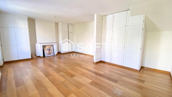 MAISON FAMILIALE - 4 CHAMBRES - CENTRE VILLE