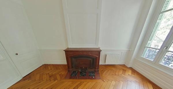 APPARTEMENT T3 A LOUER - LYON 3EME ARRONDISSEMENT Mutualite-Liberte 96.06 m 2 1 450 € charges comprises par mois